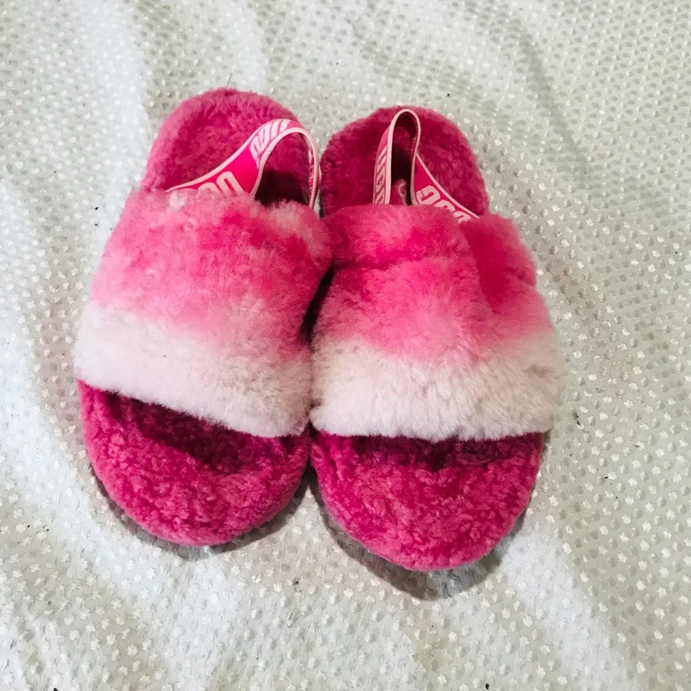 Ugg‎ slippers